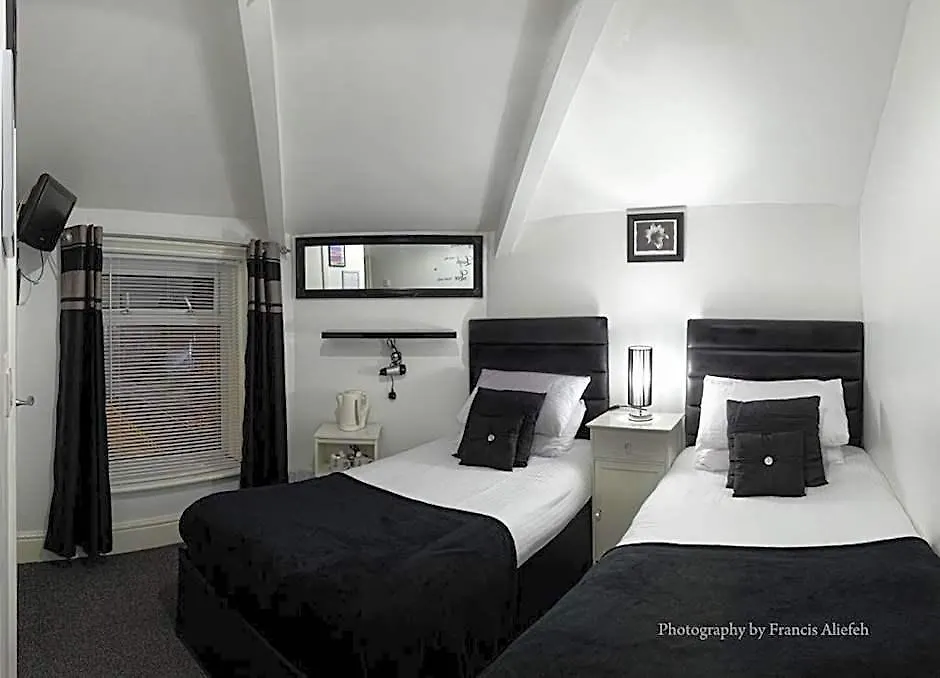 Ardern Hotel-1